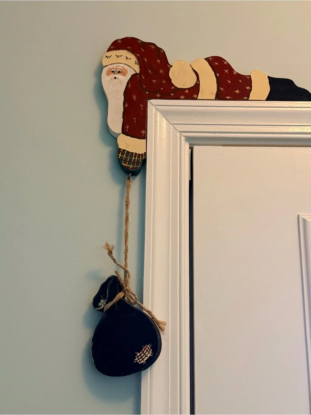 Vtg Signed Handmade Painted Wood Door sitter Santa With Sack Christmas Primitive